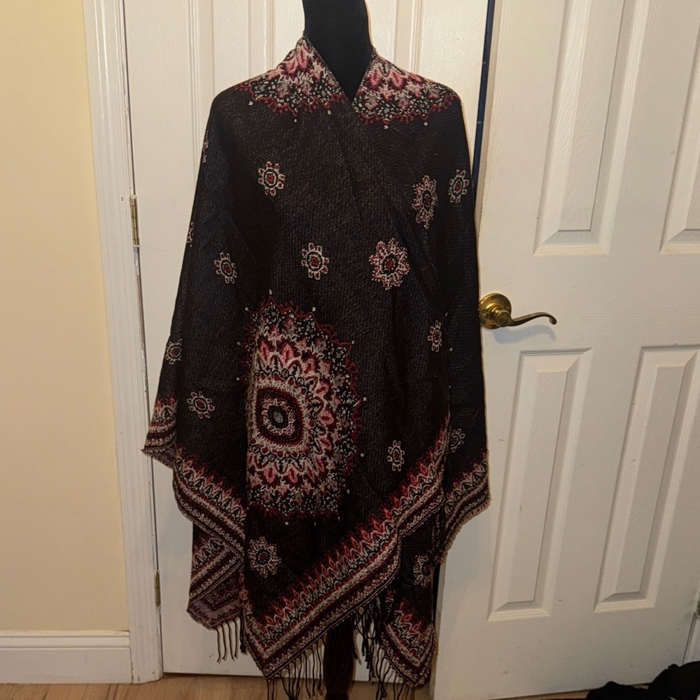 Black and Red Patterned Shawl